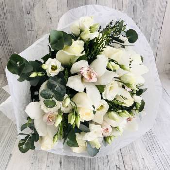Bouquet with white colors